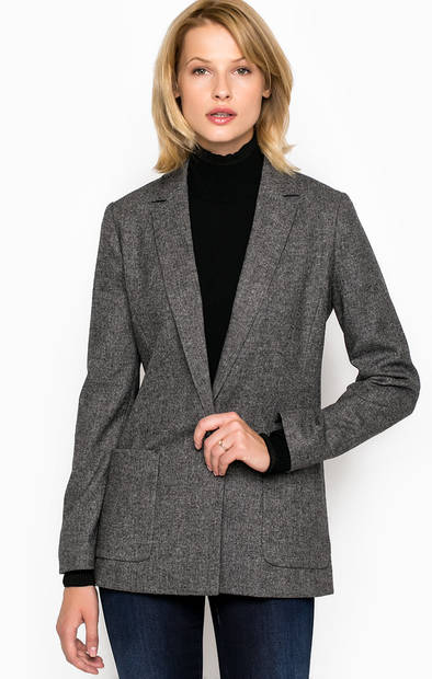Серый пиджак с накладными карманами